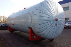 insulated ground tank covered with aluminium plates