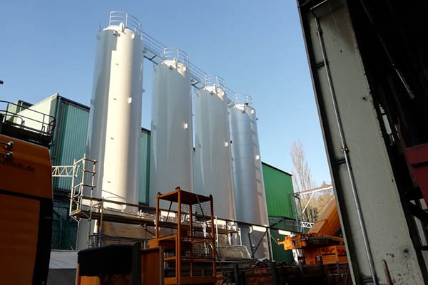 Tanks for flammable liquid waste
