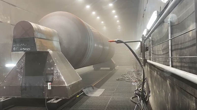 Grit blasting chamber